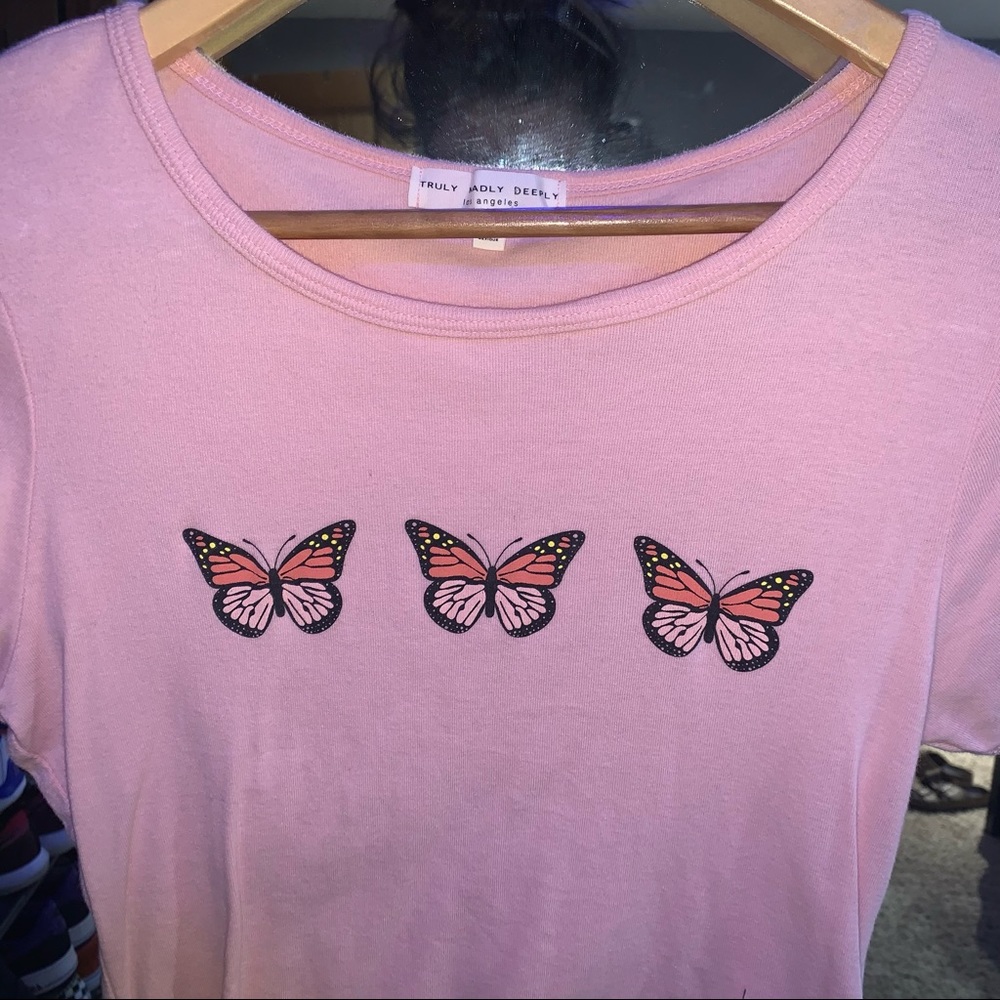 butterfly 🦋 top - Picture 2 of 3